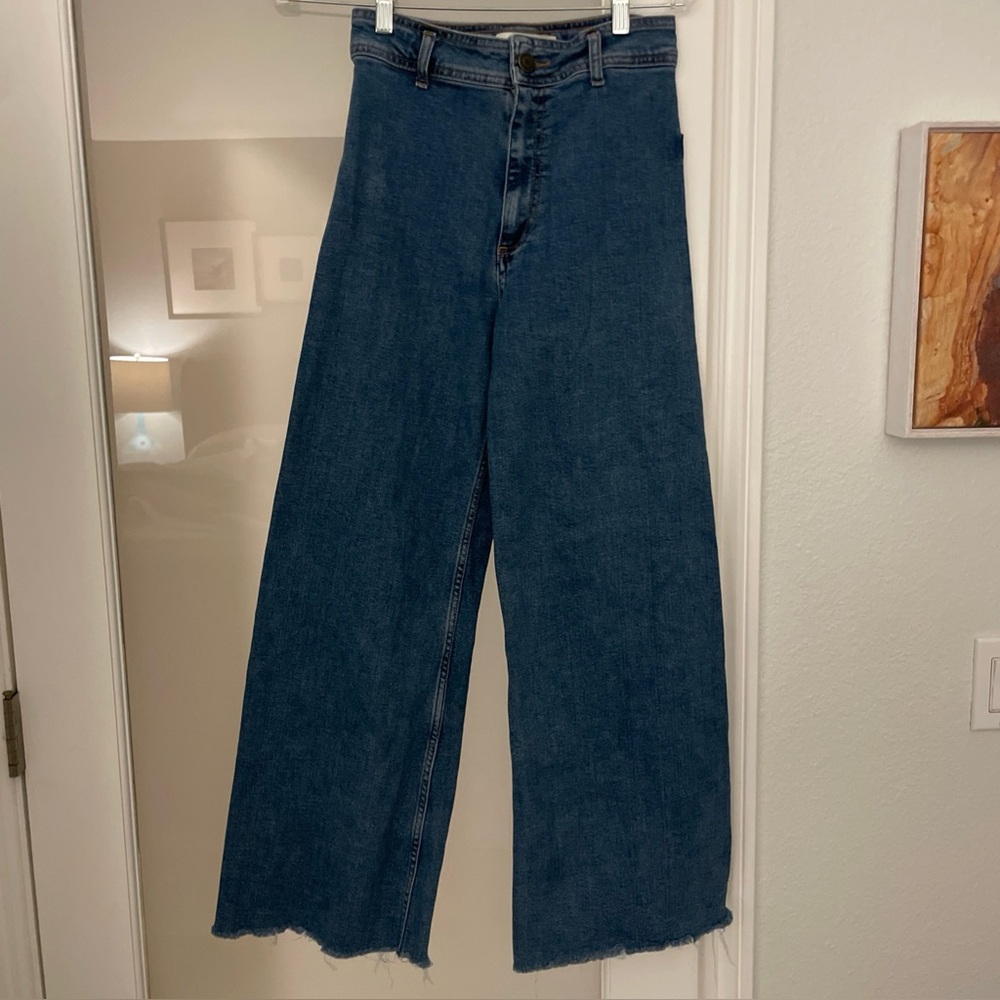 ZARA Women's USA 4 High Rise Wide Leg Jeans Medium Wash Raw Frayed Hem Denim